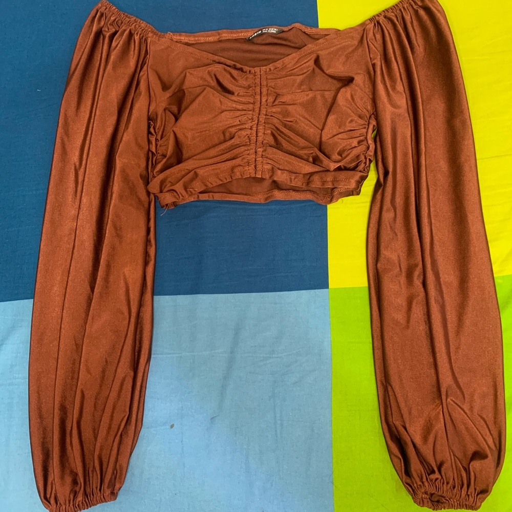 Sleeve ruched crop top